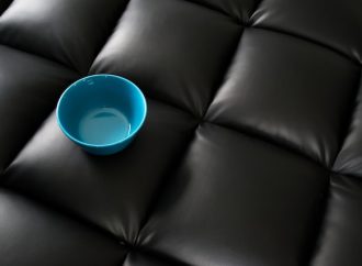 Jak skutecznie prać tapicerkę meblową